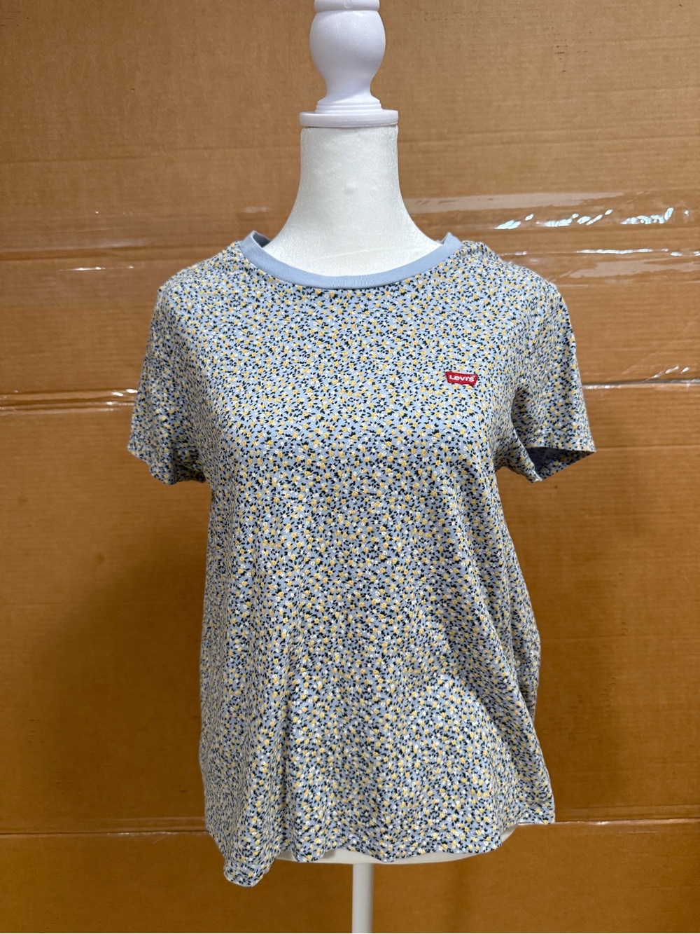 Levi's Short Sleeve Floral Crewneck Tee in Blue and Yellow